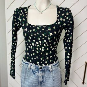 MANGOPOP - Women's Square Neck Long Sleeve Bodysuit - Size S